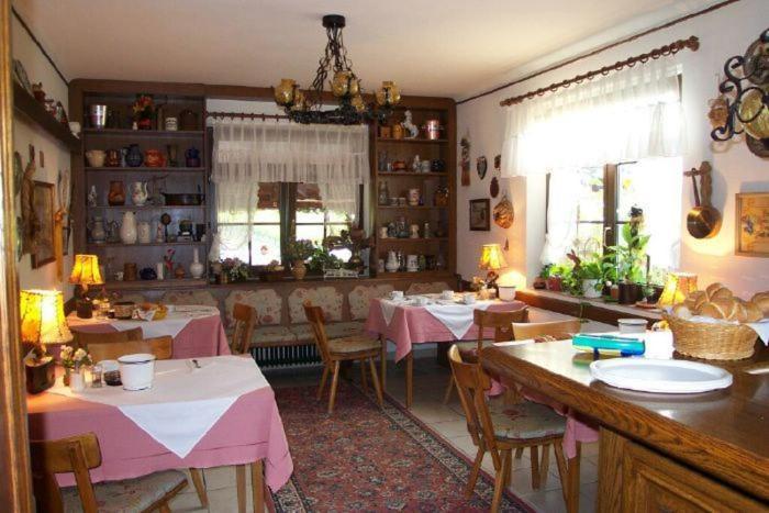 Pension Haus Bohm Гумпольдскирхен Экстерьер фото